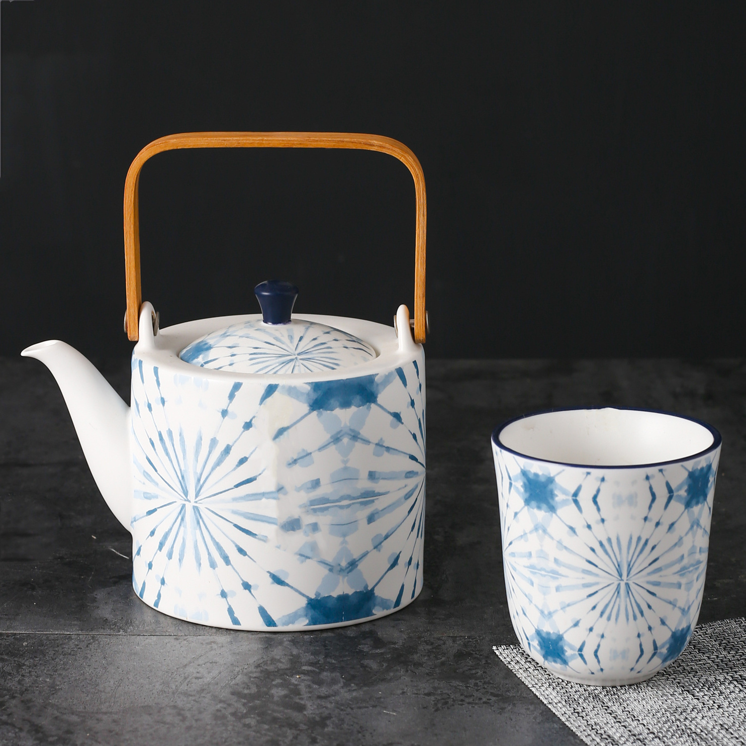 Blue pad printing customize vintage style porcelain teapot and cup set ceramic tea set with bamboo handle