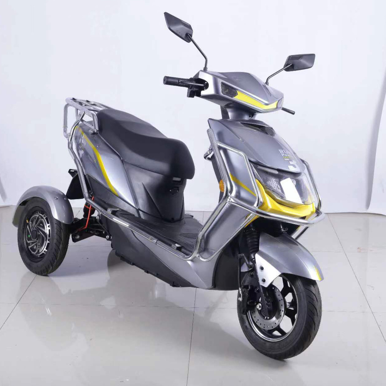 Fat Tire E Scooter 2000W Motor 60V 3 Wheel Electric Scooter Powerful Electric Scooters