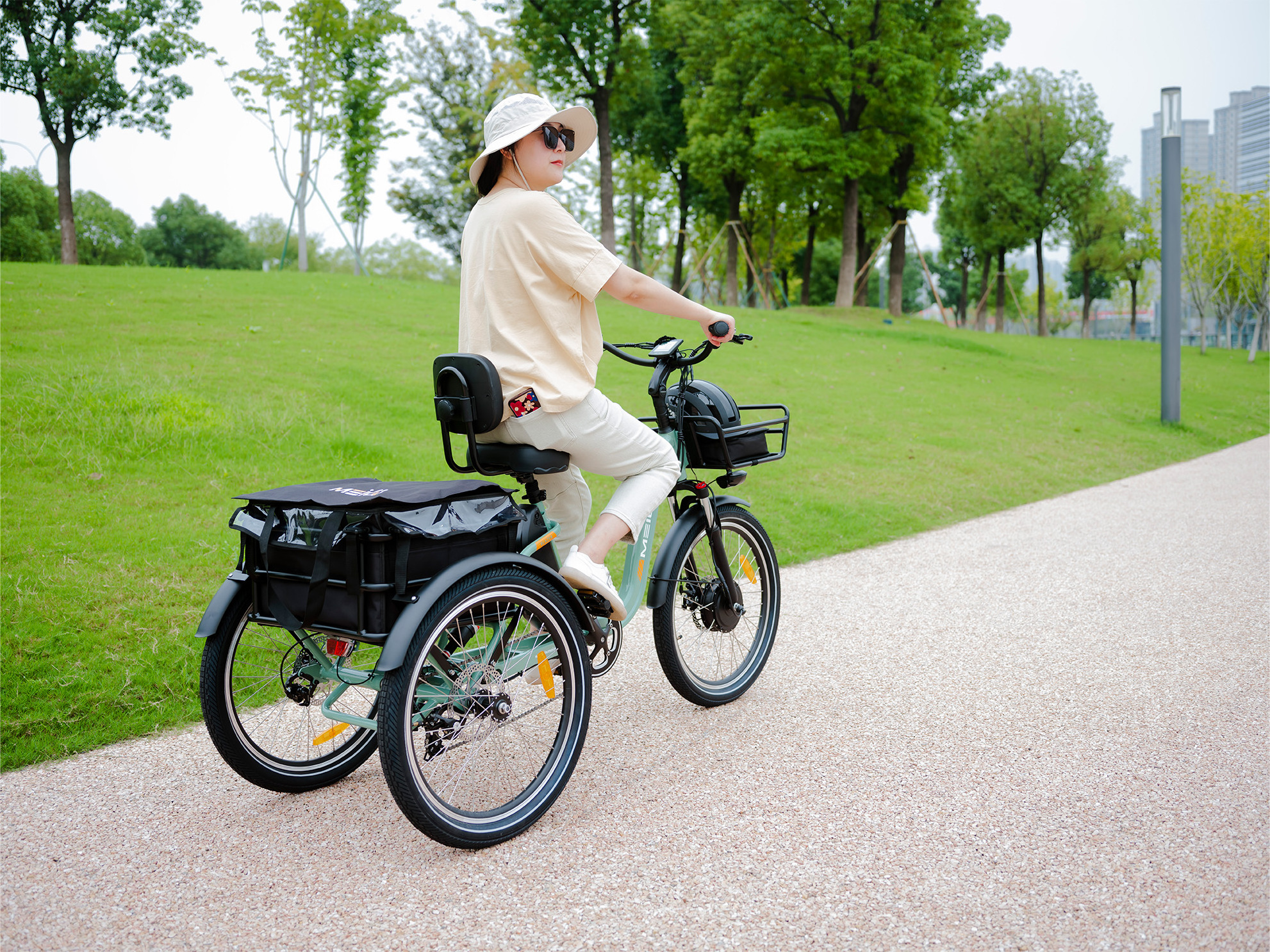 USA Dropshipping 25mph electric tricycle with comfortable back seat Full suspension electric trike with differential