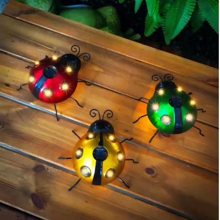 Outdoor Creative Waterproof Metal Hanging Solar LED Garden Decorative Ladybug Light for Patio Lawn Yard