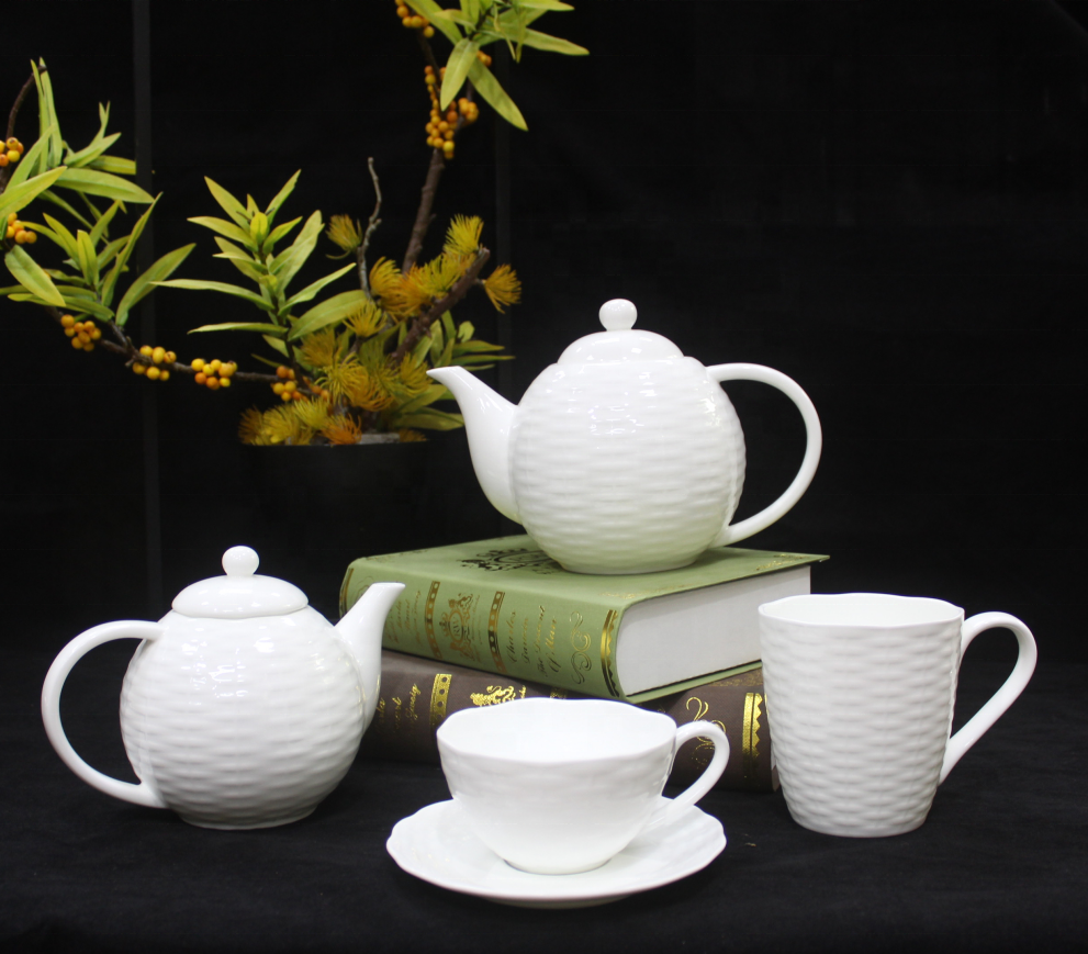 PITO 900CC Bohemian Ceramic Bone China Teapot with Embossed Pattern Design White Bone China Tea Pot Set for Afternoon Tea Time