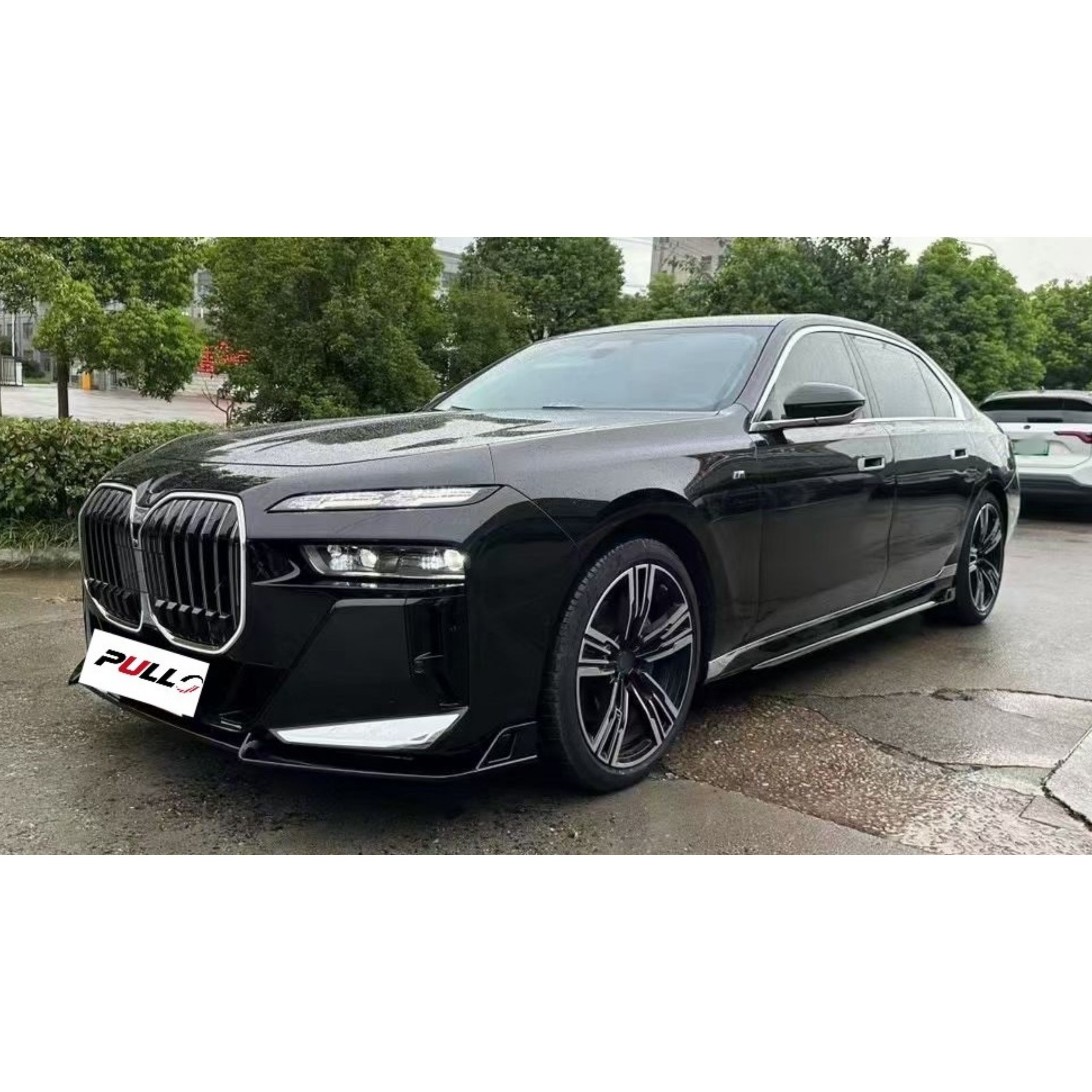 High quality body kit for BMW 2023 7S G70 to M760 black warrior include front lip rear diffuser tail pipes side skirts spoiler