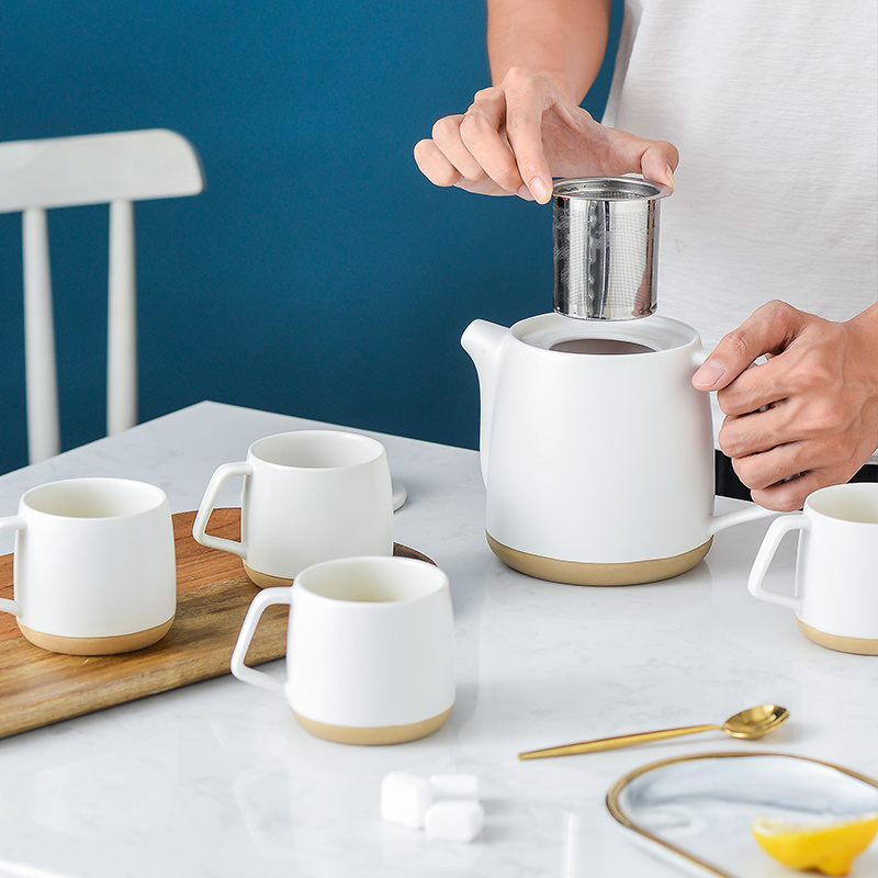 Japanese Style White Black Ceramic Tea Sets With Wood Lid Porcelain Teapot And 4 Cups Set