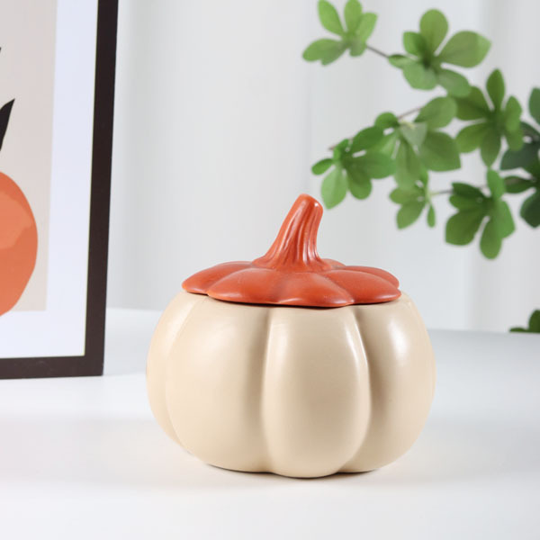 Unique custom wholesale direct factory ceramic handmade white pumpkin shaped matt candle jar with lid ceramic jar for candle