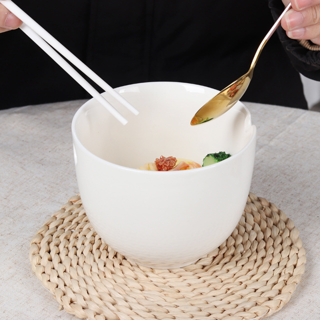 Hot Selling 18 oz Deep Pho Bowl Ramen Bowls with Chopsticks Japanese Ramen Porcelain Noodle Bowl with Chopsticks