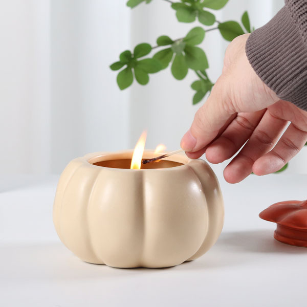 Unique custom wholesale direct factory ceramic handmade white pumpkin shaped matt candle jar with lid ceramic jar for candle