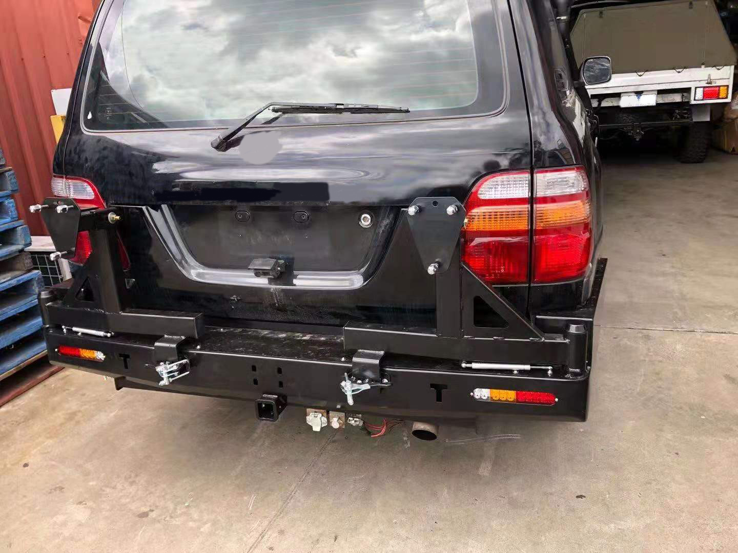 Off Road Style Rear Bumper with oil tank carrier and spare tire carrier for toyota land cruiser LC100