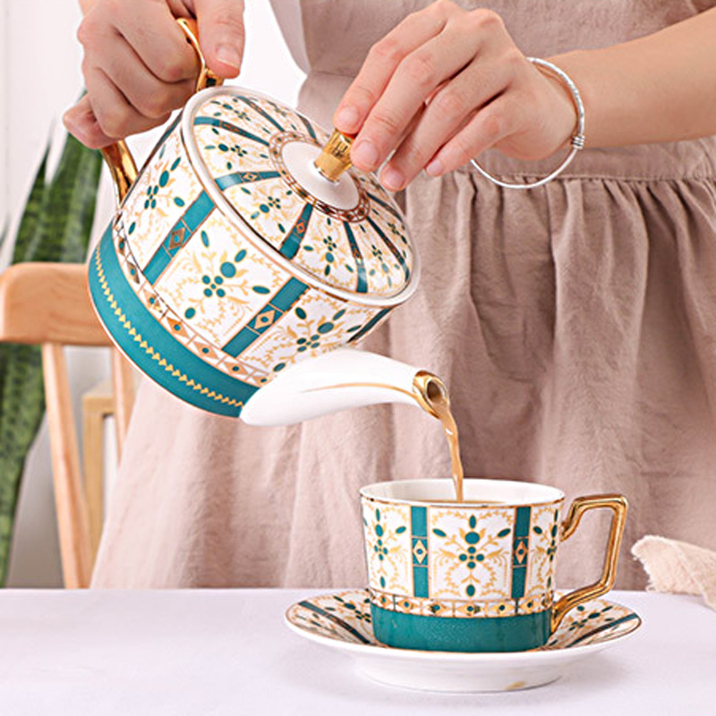 Luxury european style 23pcs Porcelain Coffee Tea Set with Gold Decor Ceramic Tea Pot and Cup Set