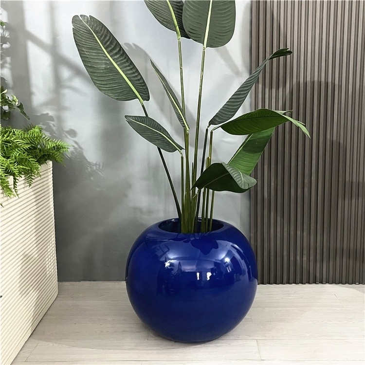 Fiberglass round shape large flower pots with custom sphere outdoor clay flower pots with classic green plants