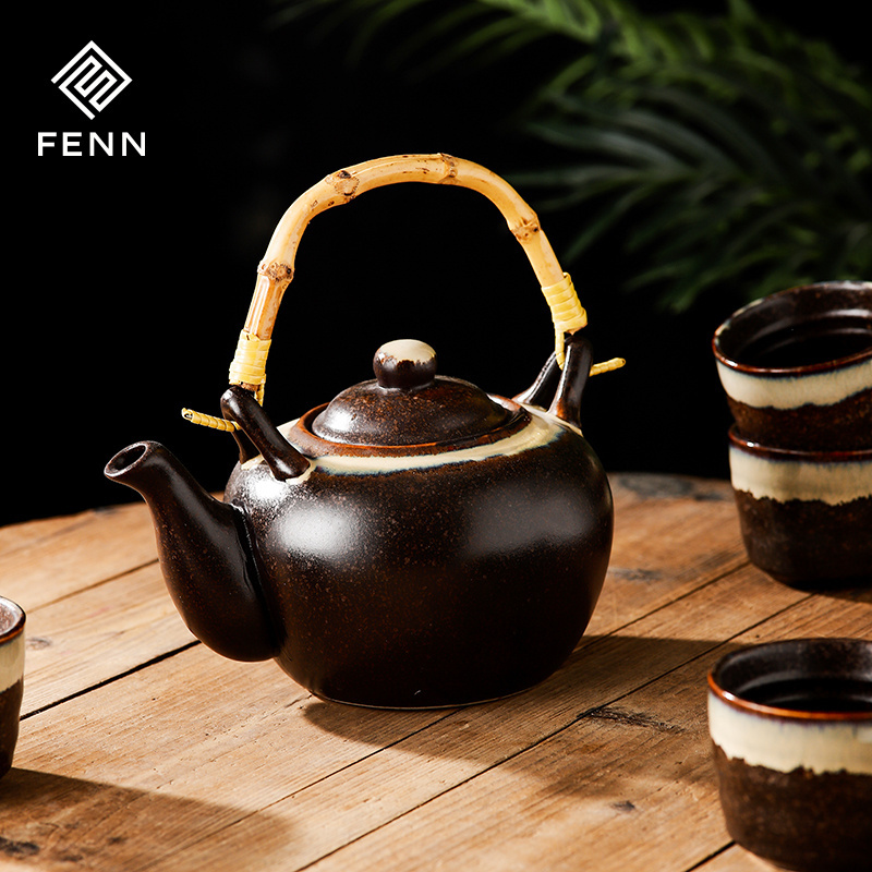 Japanese Style  Tea Set A pot With 4 Cups Hot Sells Customized Tea Cups Ceramic Portable Tea pot