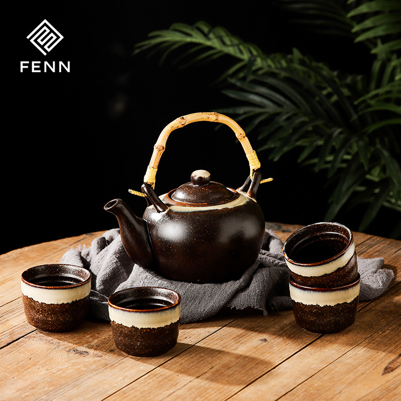 Japanese Style  Tea Set A pot With 4 Cups Hot Sells Customized Tea Cups Ceramic Portable Tea pot