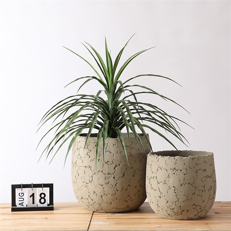 Hand curved matte modern indoor outdoor home goods handicraft cement planters / garden decoration concrete flower pot molds