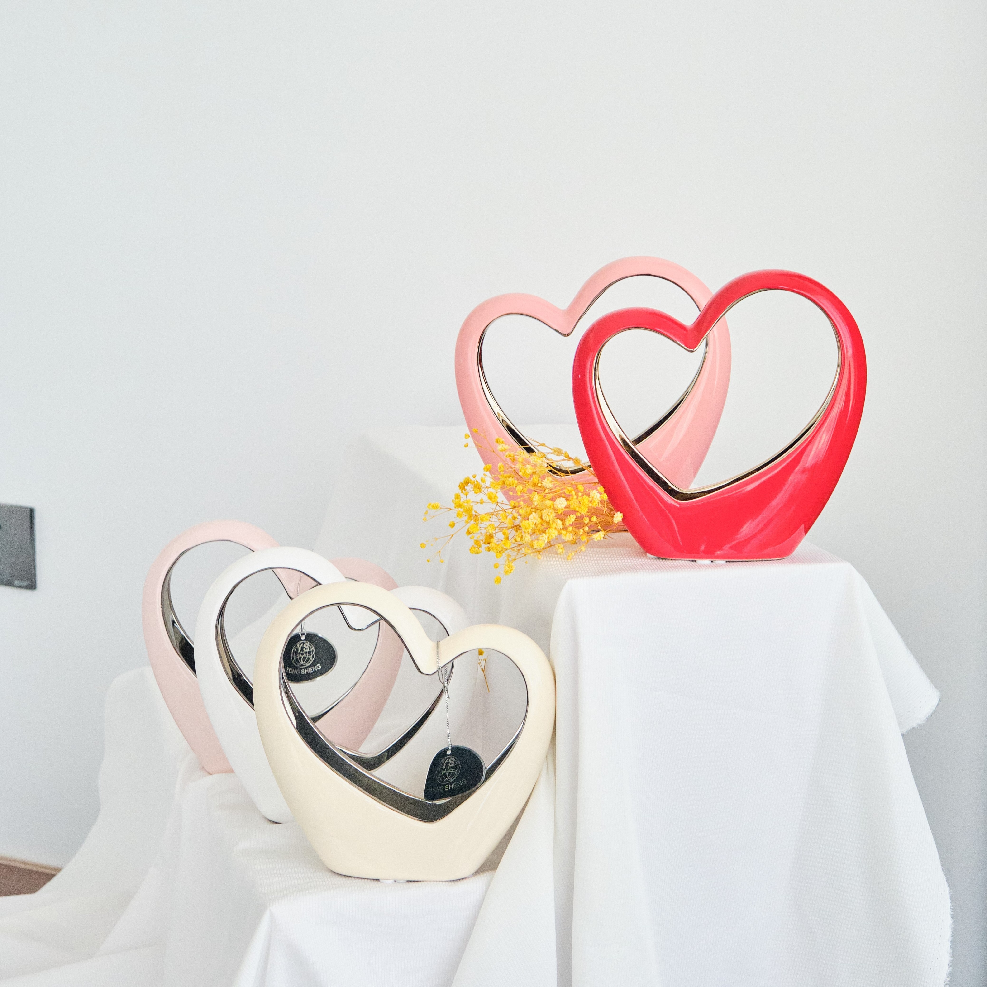 Modern nodic style wedding decorations ceramic ornaments luxury heart shape home decor for valentine gift