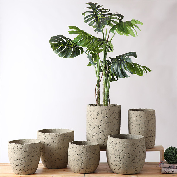 Hand curved matte modern indoor outdoor home goods handicraft cement planters / garden decoration concrete flower pot molds