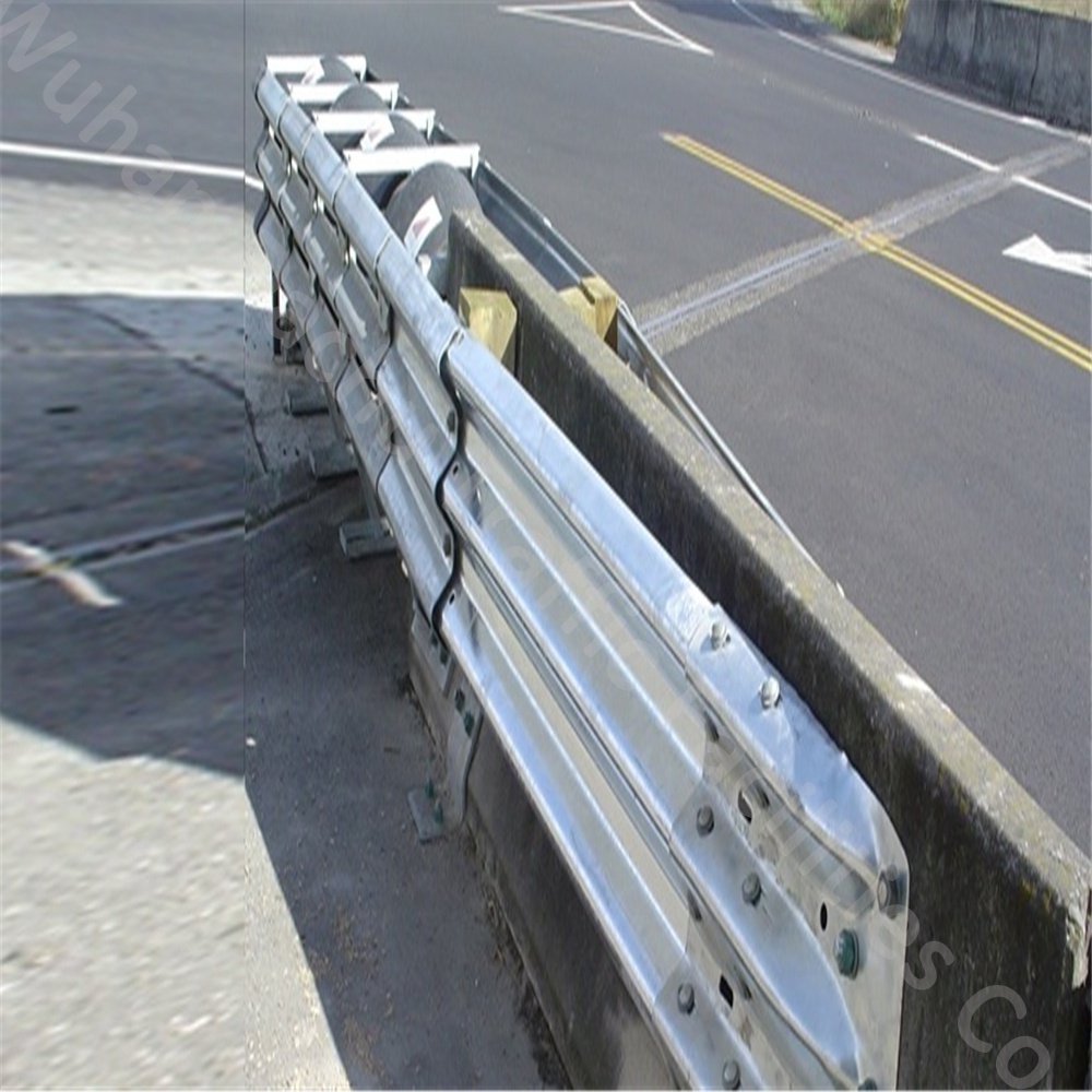 Dachu Thrie Beam Highway galvanized guardrail flex beam road blocker For Roadway