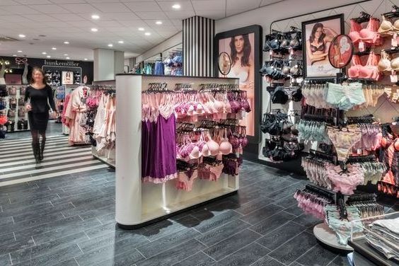 Customized Exclusive underwear shop showcase Lingerie store underwear shop decoration