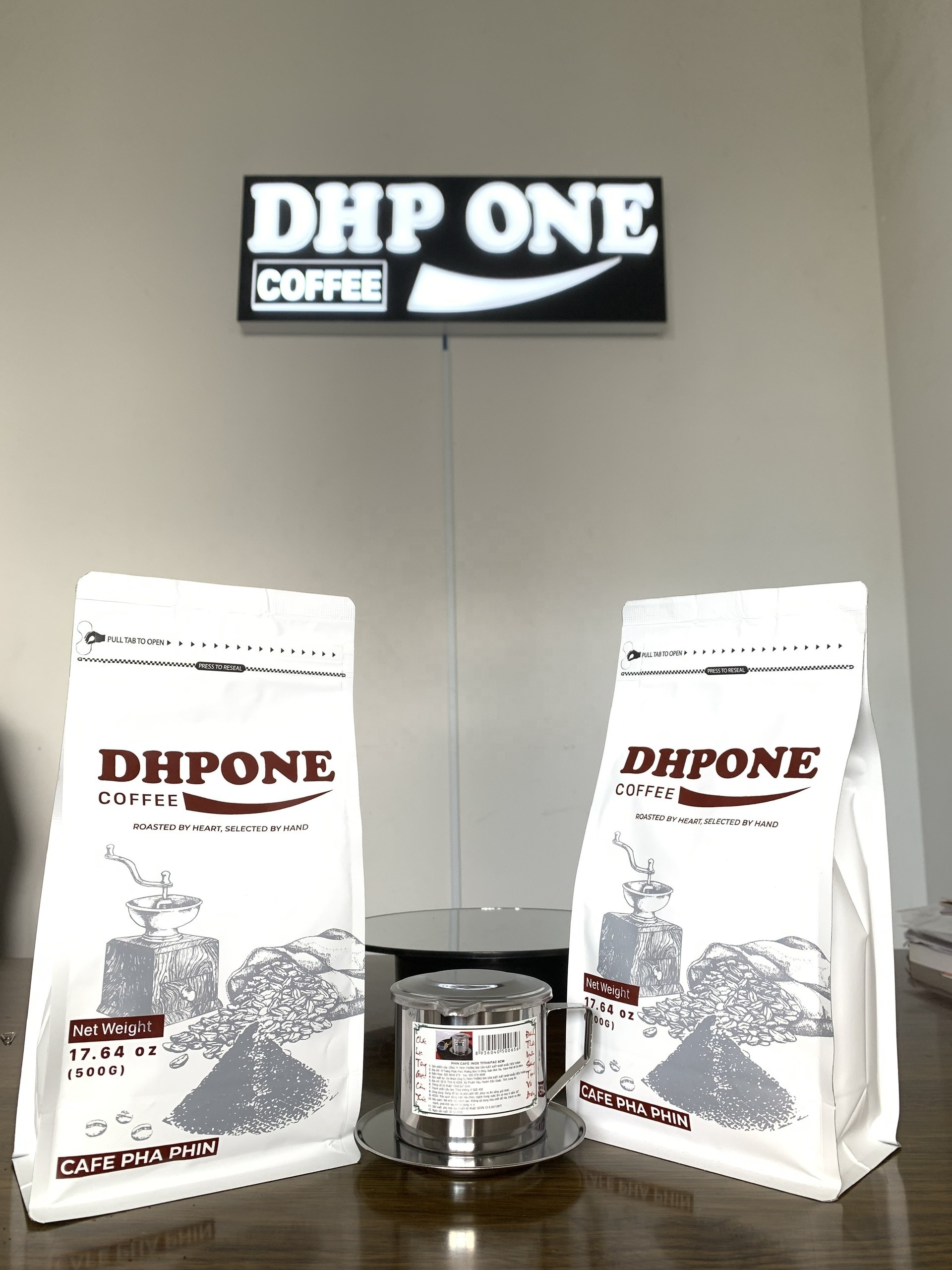 Free sample DHPone Arabica and Robusta Coffee Clean Medium Roasted Packaged With One-Way Degassing Valve From Dak Lak Vietnam