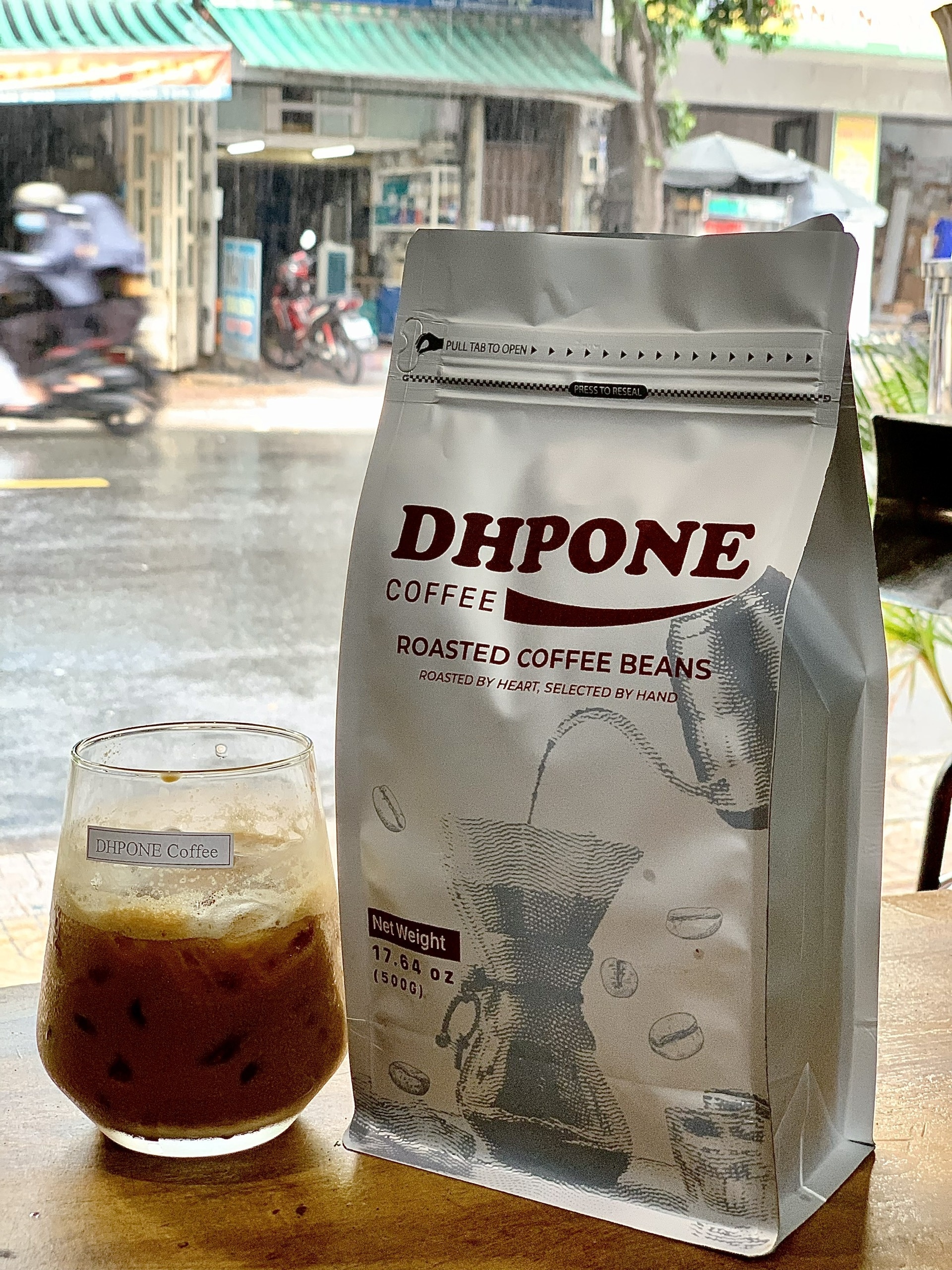 DHPone 500g Medium Roasted Arabica Robusta Coffee Beans Blend One-Way Degassing Valve Packaged for Coffee Connoisseurs