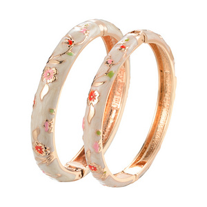 Daili Wholesale Vintage Women Cuff Open Colorful Enamel Bangles Beige Flower Cloisonne Bracelets 2PCS Bracelets Set