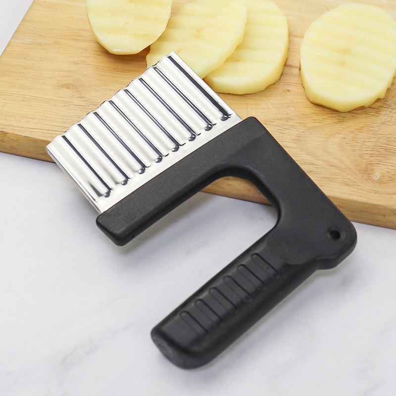 High Quality Kitchen Tool Manual Potato Cutter Stainless Steel Crinkle Cutting Knife with Plastic Handle