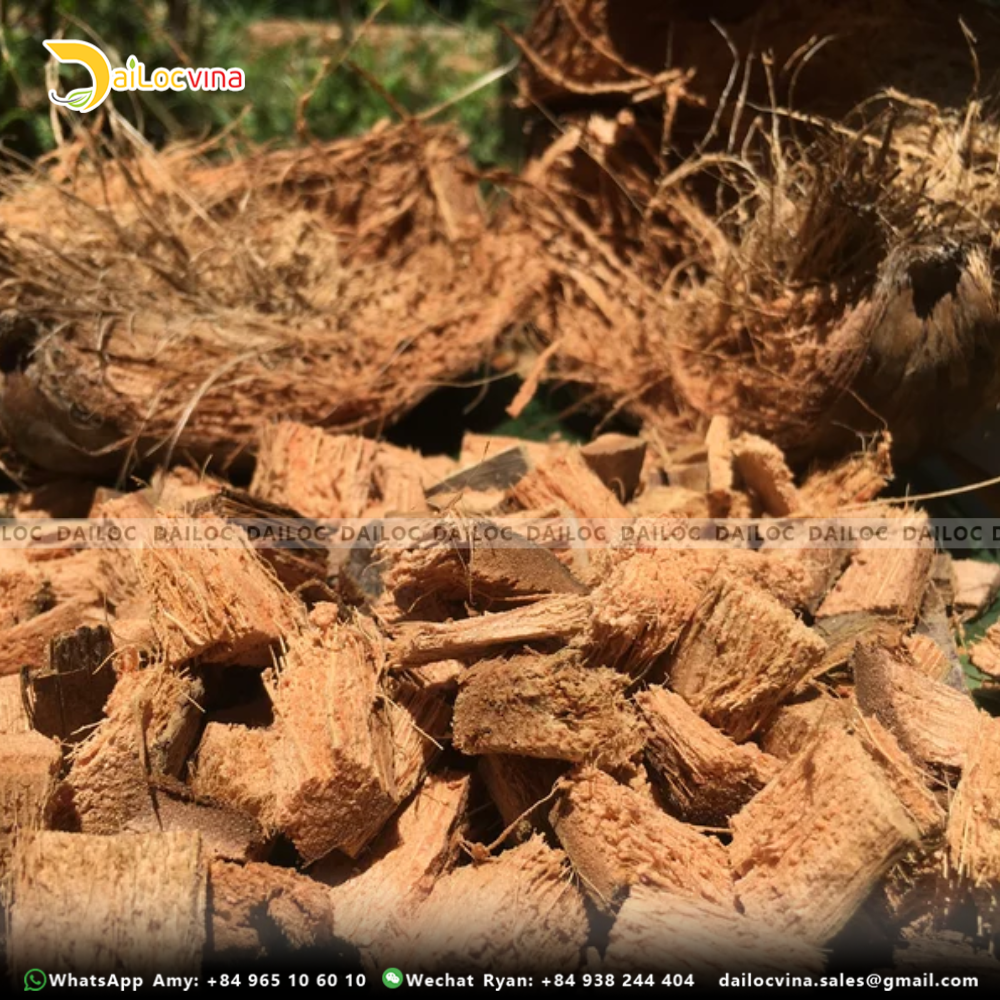 COCO HUSK CHIPS WITH COCO PEAT FOR GROWING ORCHIRDS MADE IN VIETNAM CONTACT  MR RYAN +84938244404