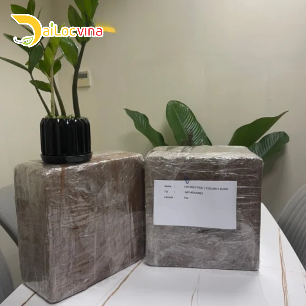 BEST PRICE COIR PITH COCO PEAT 5 KGS BLOCK FROM VIETNAM AGRICULTURE FOR GROWING WITH PREMIUM QUALITY