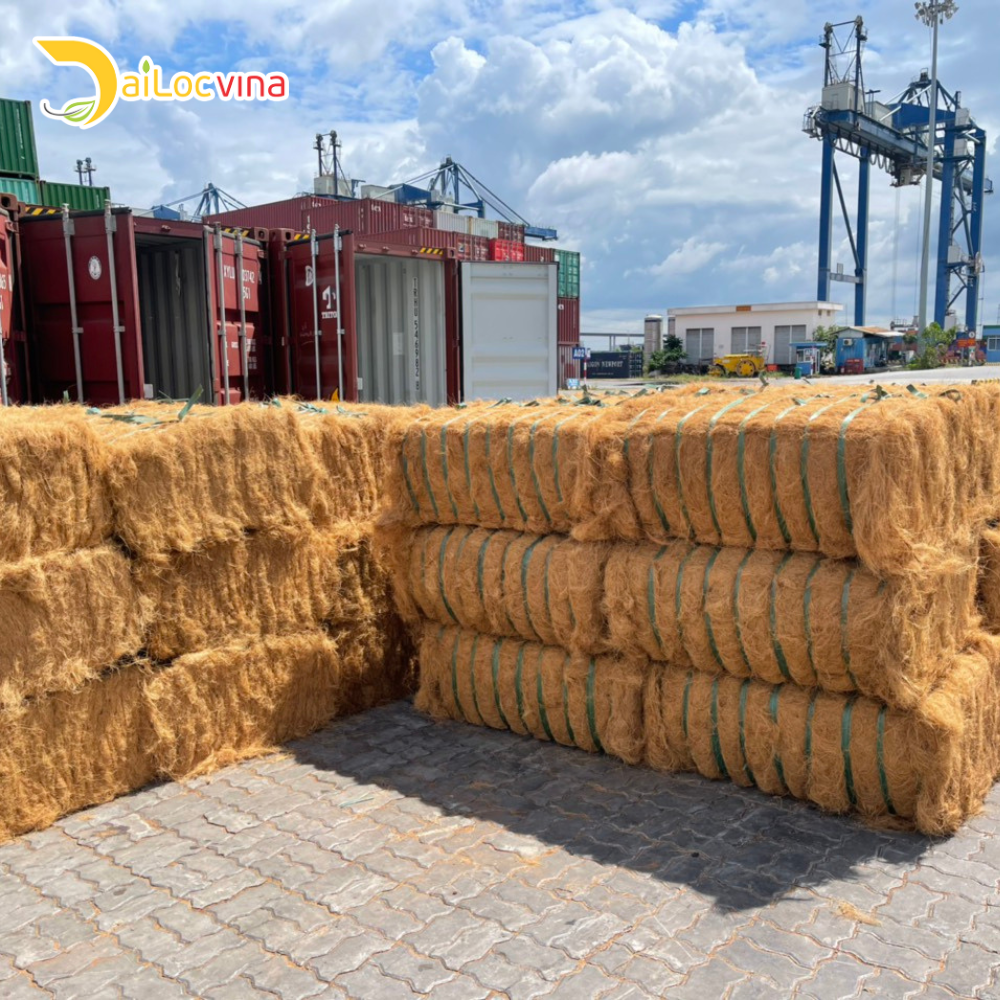 COCONUT COIR FIBER FOR EXPORTING MADE IN VIETNAM WITH BEST RATE AND MOISTURE