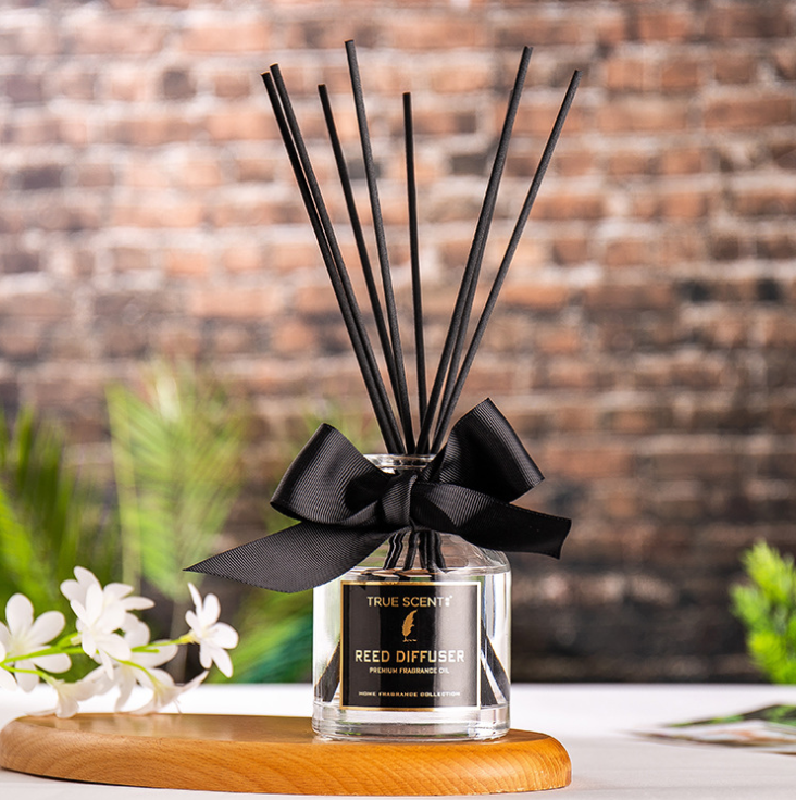 Hot popular High-end 220ml no fire aromatherapy Reed diffuser Transparent with changeable scents