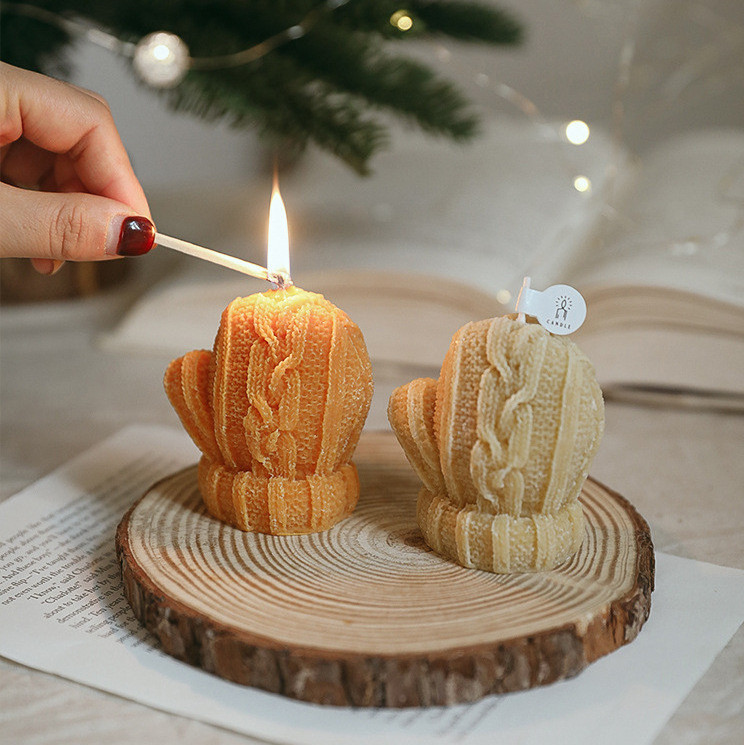 Newest Design Smokeless Soy Wax Scented Candles Plain Color Cute Gloves Shape Candle  For Christmas Decoration