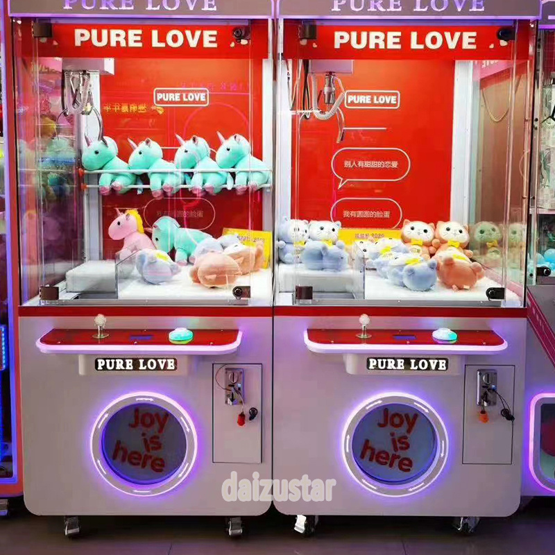 Daizu coin operated vending game gift crane machine claw doll machine minute to win it game