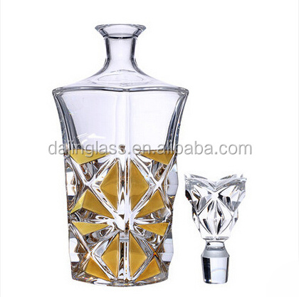 Wholesale High End Modern Bulk Crystal Whiskey Bottle Engraved Glass Wine Decanter Set water Bottle For Holiday Gift