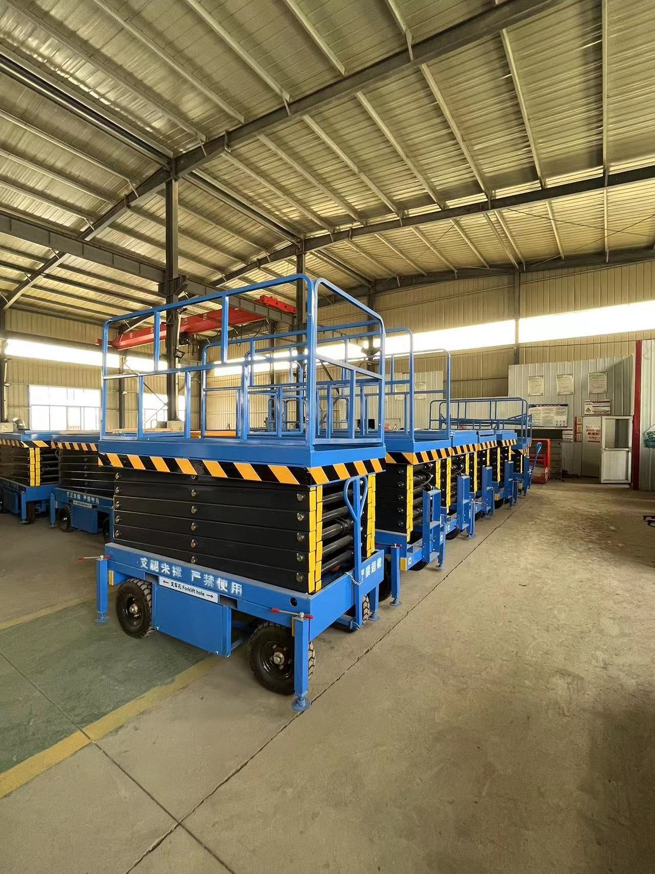 Mobile Scissor Lift Electric Scissor Lift Platform For Cleaning Window