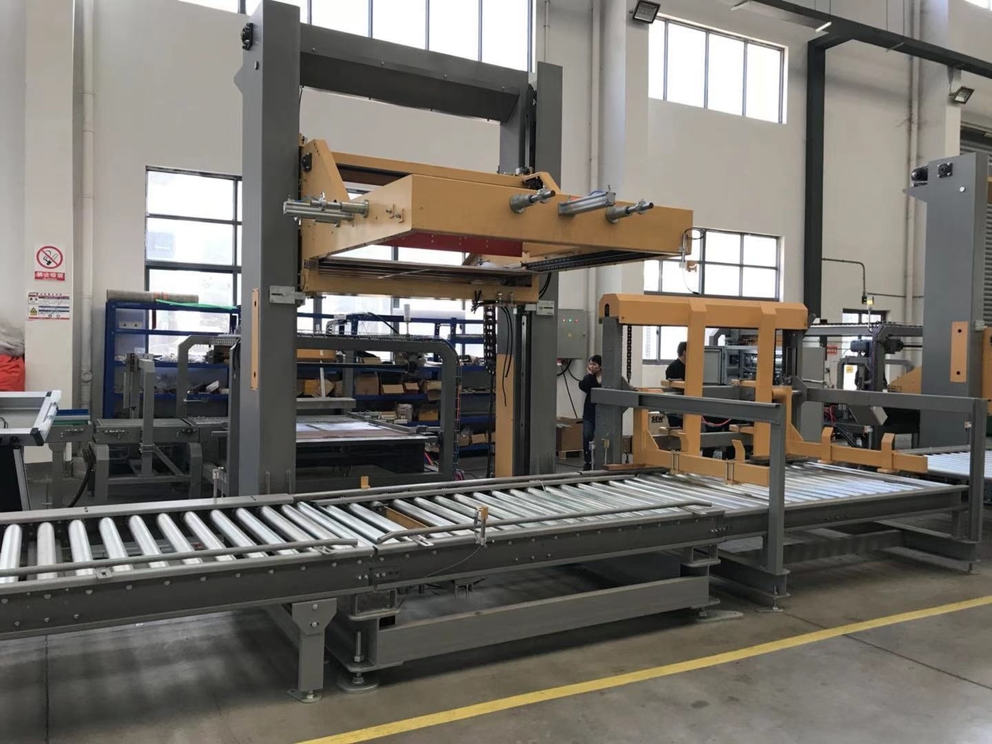 Pallet gravity roller conveyor,pallet heavy duty roller conveyor,pallet feeding roller conveyor machine