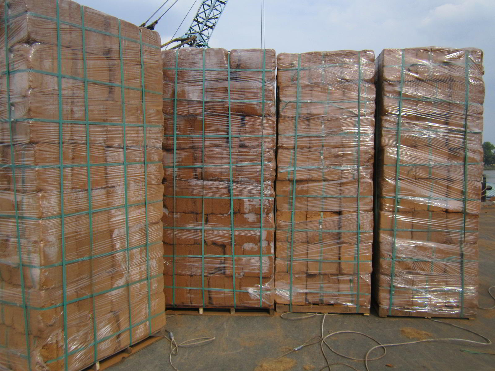 Bulk Wholesale Garden Pallet Bale Triple Washed 100% Organic Grow Compressed Coconut Coco Coir Bricks