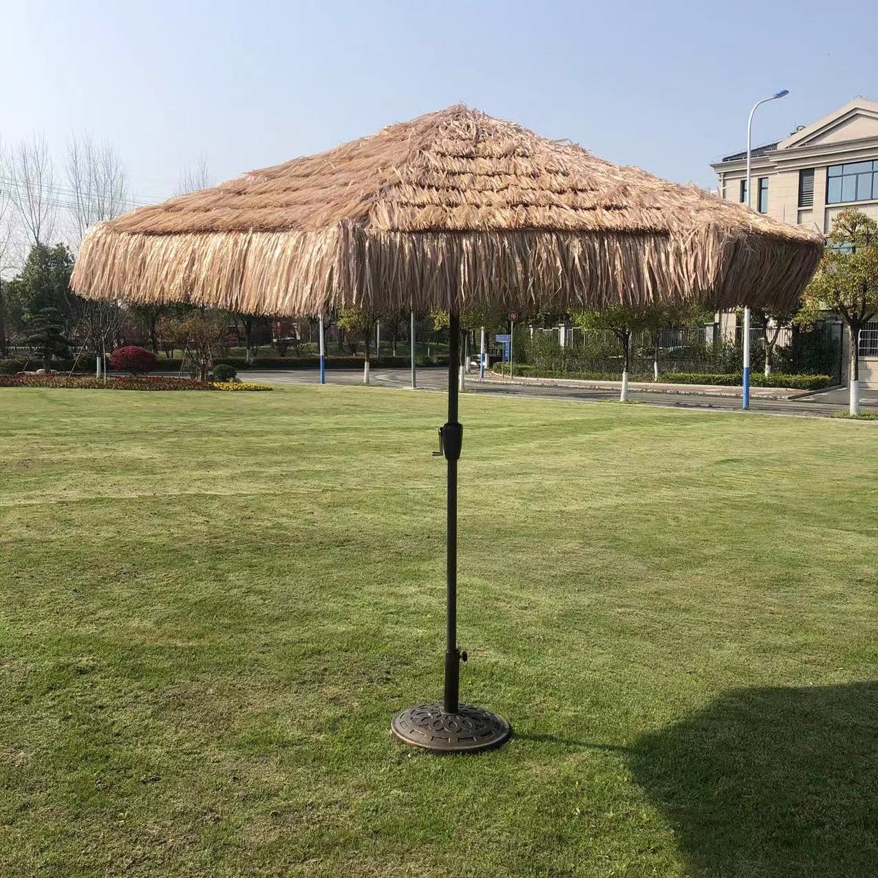 Wholesale Customized Palapa Hawaiian Straw Parasols Thatch Beach Patio Umbrella Modern with Tilt Tiki Hut Sun Garden Outdoor