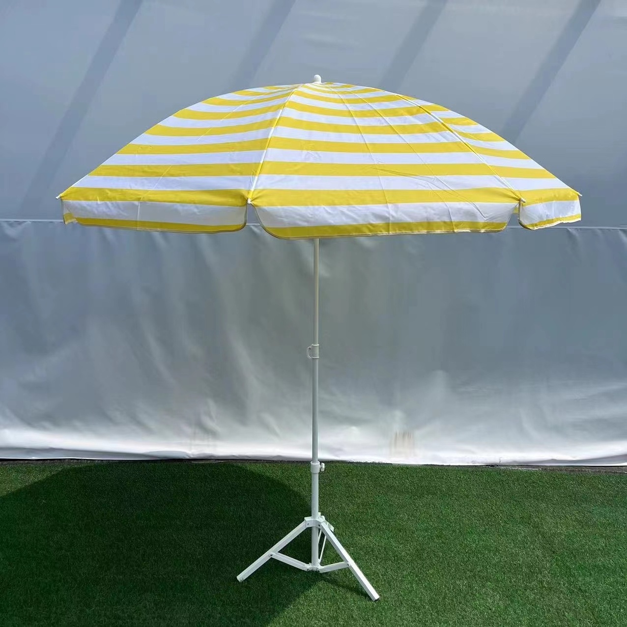 Clearance Sale of Stock Outdoor Sunshade Outdoor Furniture Modern Beach Umbrella Big Umbrella Parasol Umbrellas Aluminum Pole