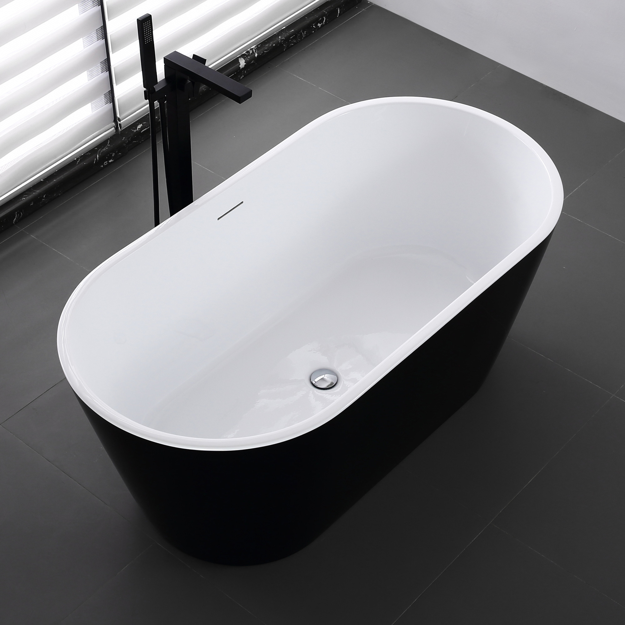 cUPC Factory the best  price / Quality  Black and white stacked acrylic oval shapes free standing bathtub 1495X745X600mm