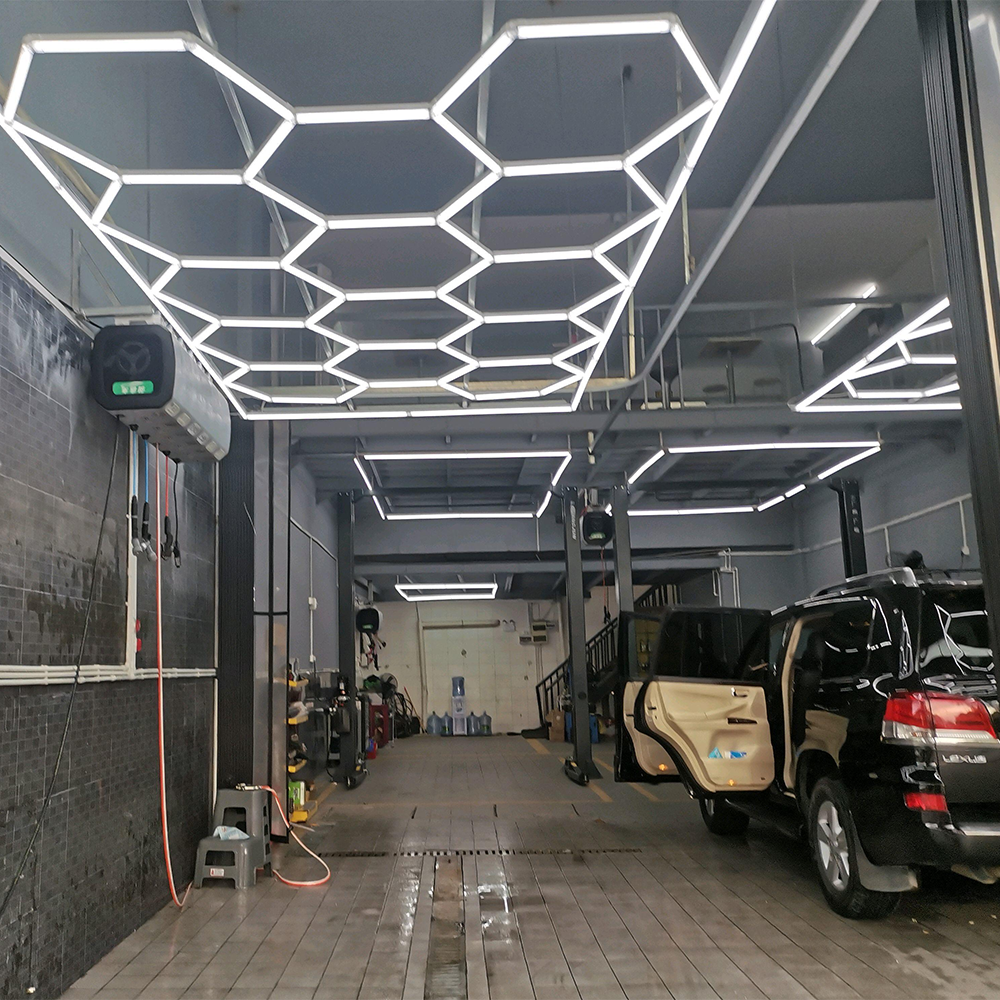 Commercial Car Workshop Ceiling Pendant Light Cold White 6000K 680W 2.4*4.8m Honeycomb Car Detailing LED Light