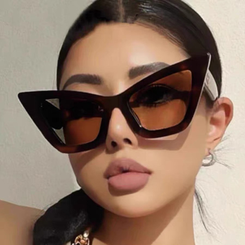 Bold Female Designer Special Unisex High Quality Women Sunglasses 2023 Ce Uv400 Vintage Cool Cat Eye Sunglasses For Women