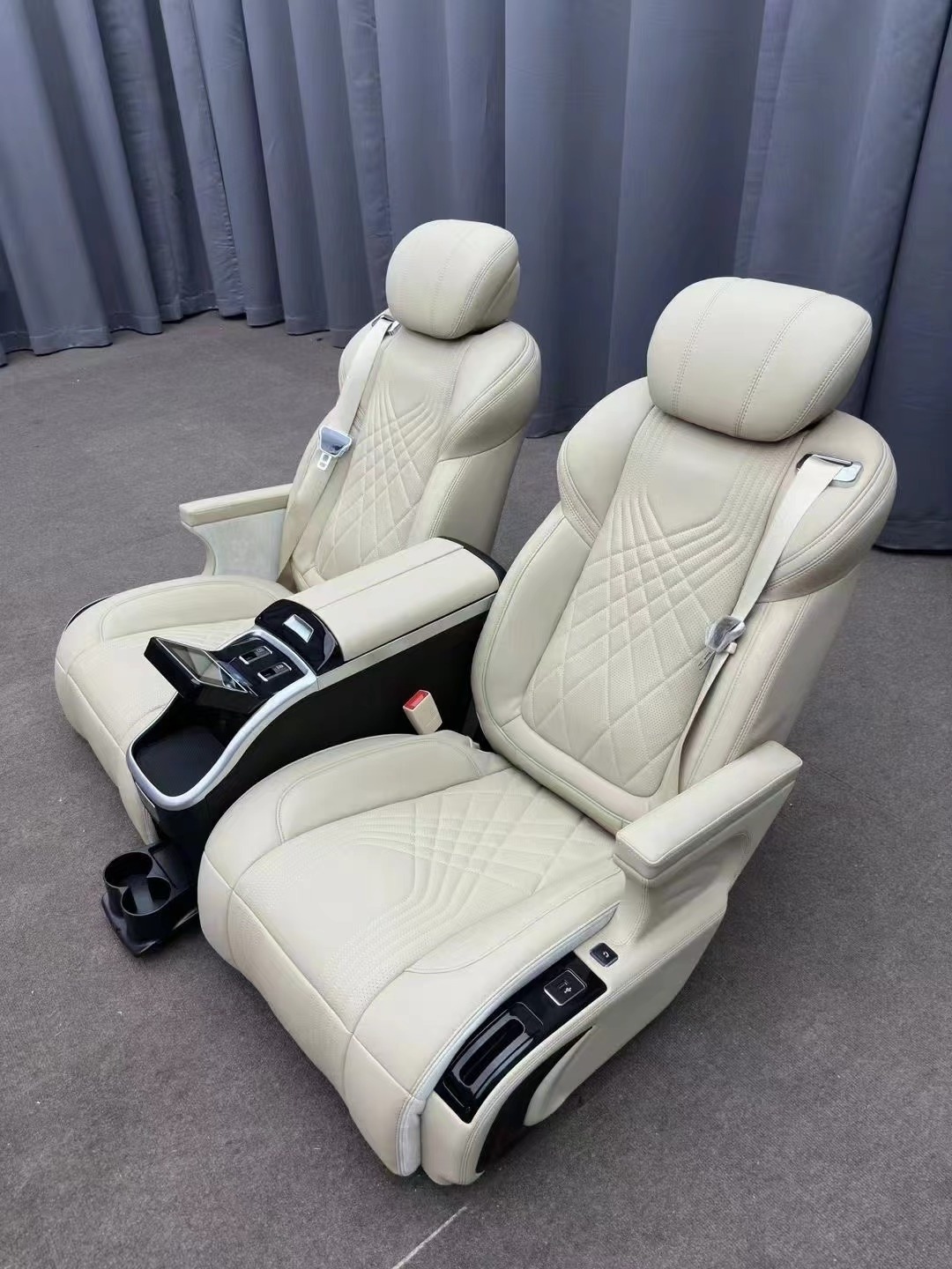 2023 New Design Auto Parts Electric Seat Rear Seat with Car Refrigerator For Cadillac Escalade