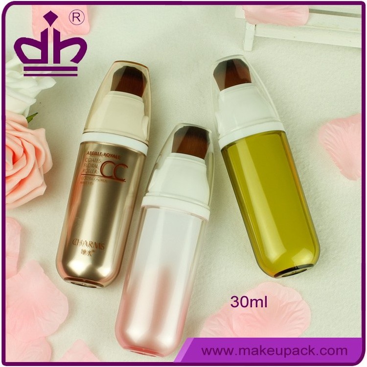 High quality soft refillable cosmetic brush with powder dispenser