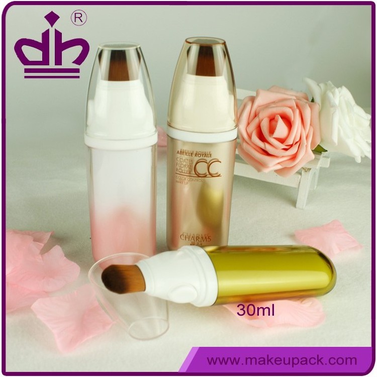 High quality soft refillable cosmetic brush with powder dispenser