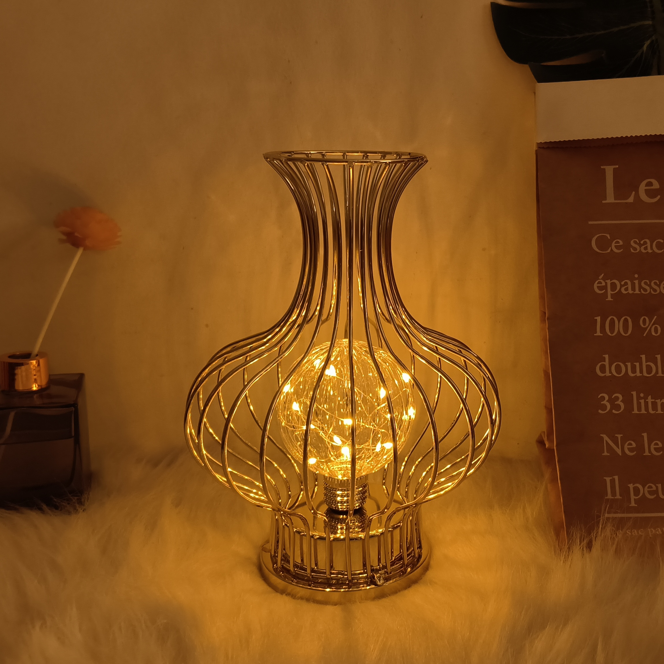 Factory Direct Sale  LED Metal Flower Bottle  Lamp Battery Operated Retro Lantern for Party Wedding Holiday Gifts Living Room