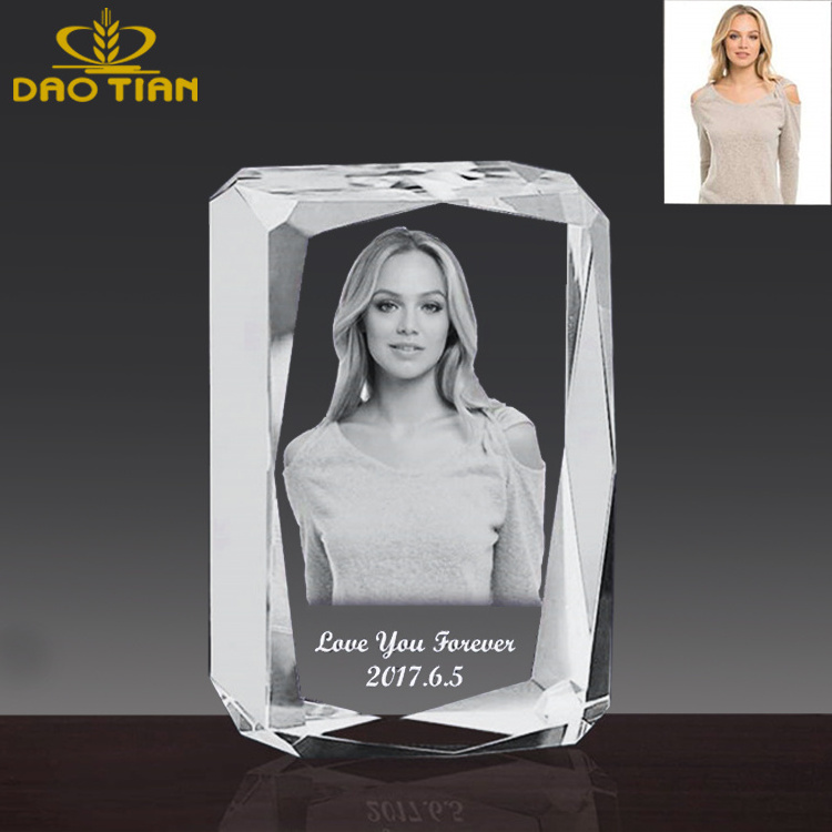 Customized crystal cube 3d laser engraving Gifts with rotating crystal light base led for romantic Wedding Anniversary gift