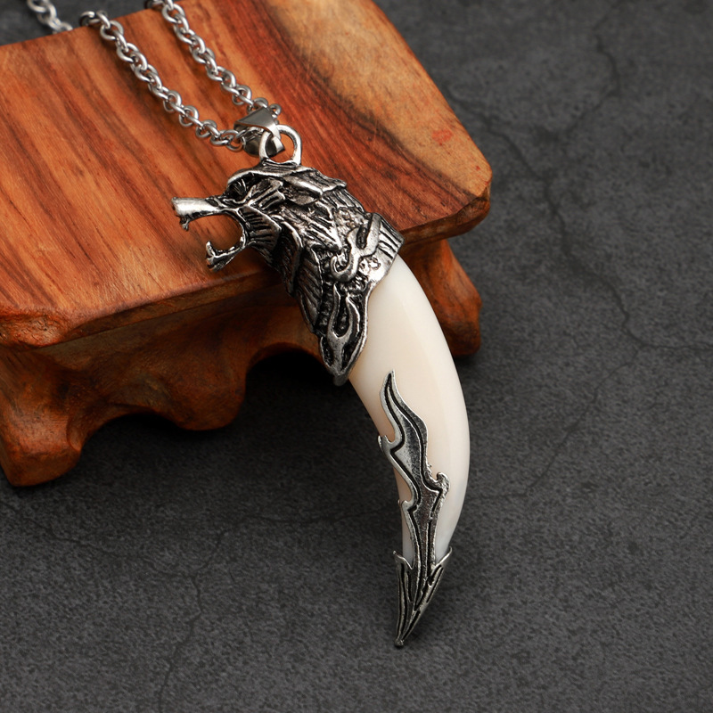 Wholesale Vintage Wolf Tooth Skull Pendant Necklace Stainless Steel with White and Black Resin for Men's Fashion Jewelry