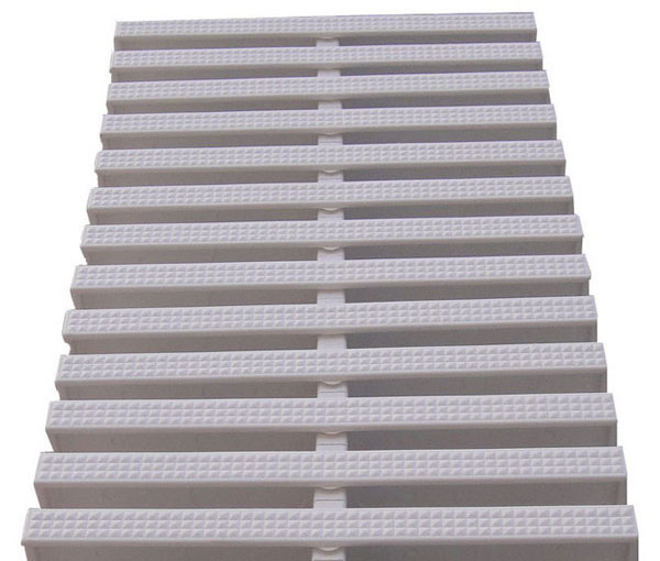 Factory price I type grille drain swimming pool overflow PVC grating non-slip gutter