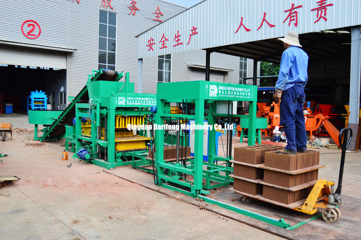 Concrete Bricks Making Machine QT4-18 Color Paver Building Blocks Moulding Machine Full Automatic Hydraulic Hollow Block Machine