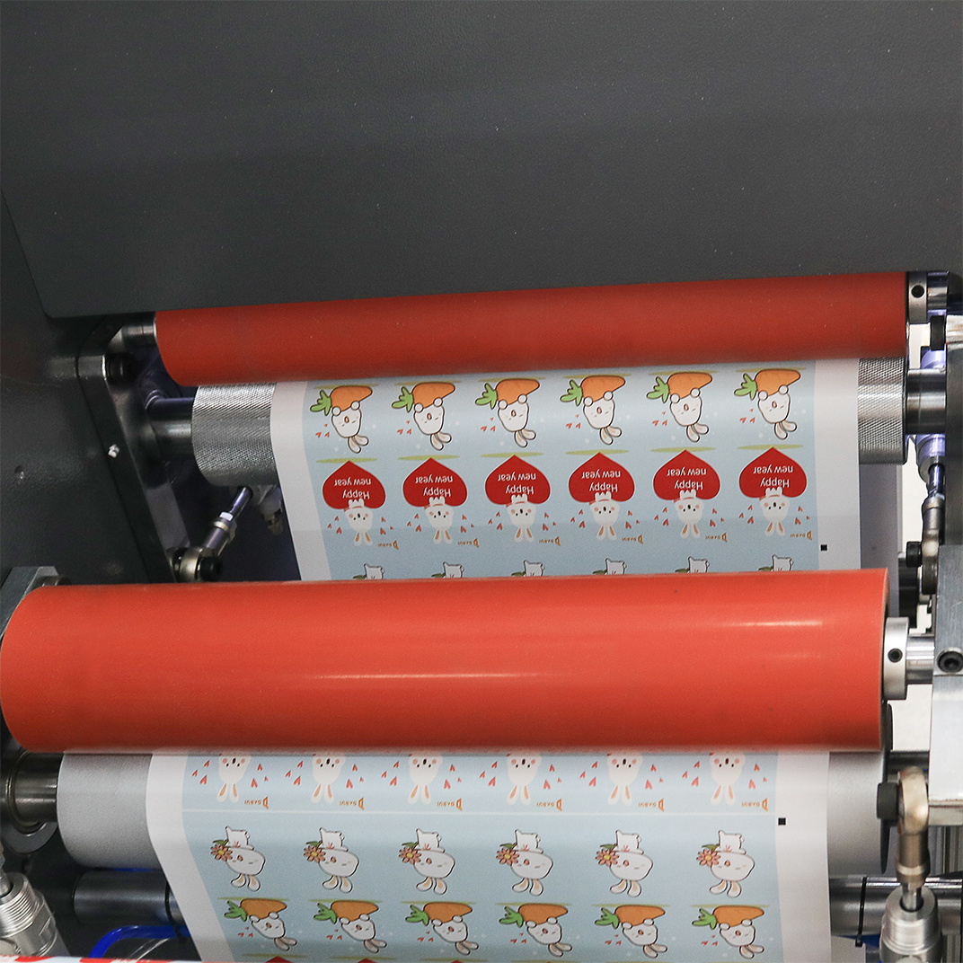 Factory direct sales DARUI 330mm width S7 3-blade paper cardboard digital cutter die cutting machine pvc automatic roll to sheet