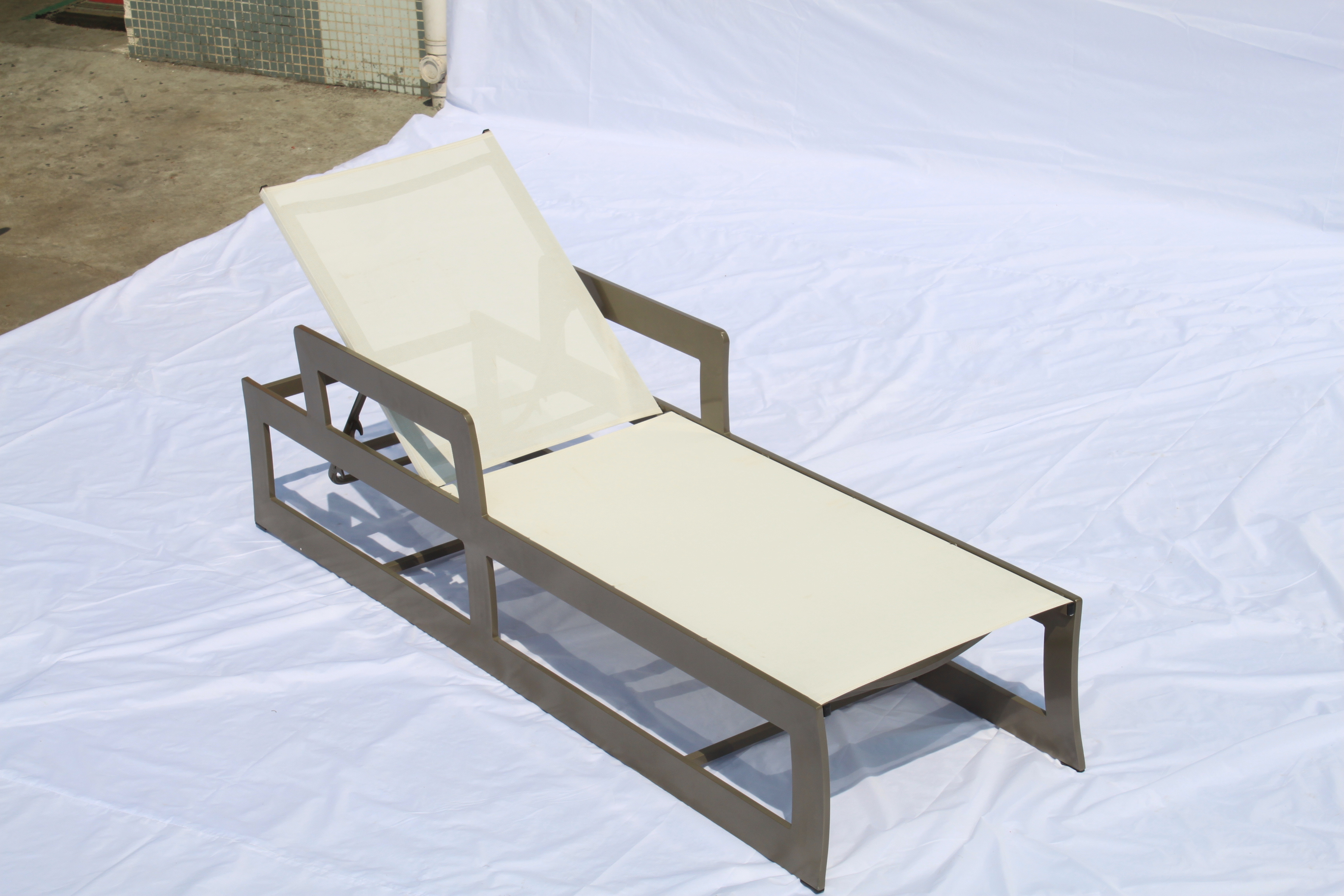 pool deck chairs grey sun loungers lowes aluminum chaise lounge best sun pool ledge lounger