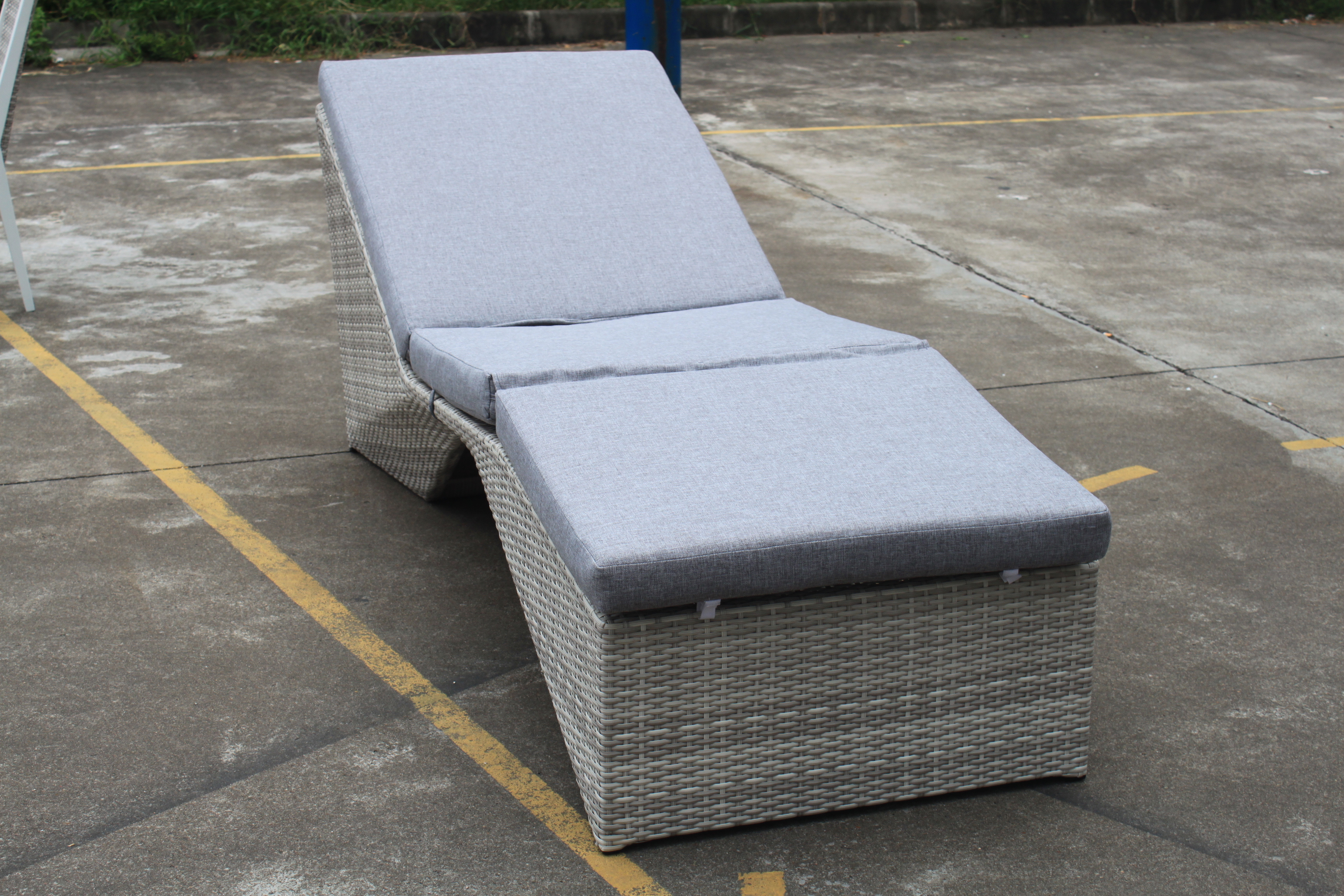 best outdoor lounge chair grey rattan sun loungers outdoor chaise pool wicker lounge chair for sale